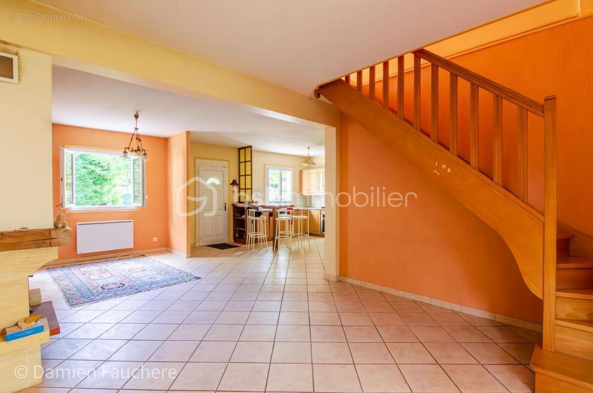 Maison à VAUX-LE-PENIL