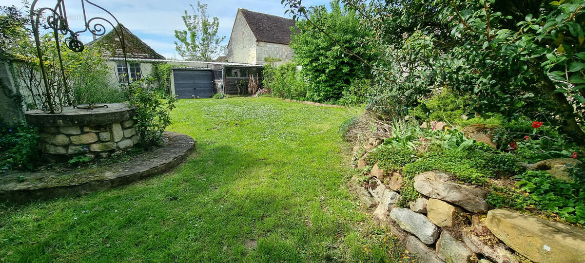 Maison à THORIGNY-SUR-OREUSE
