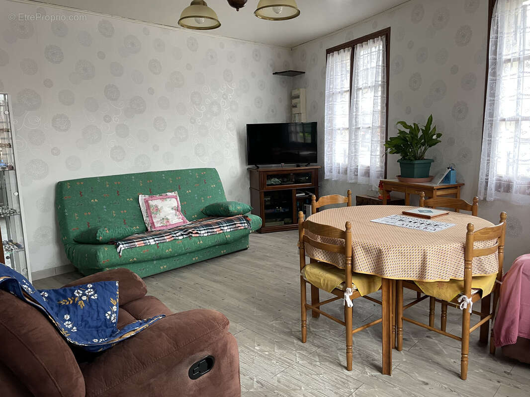 Maison à SAINTE-GENEVIEVE