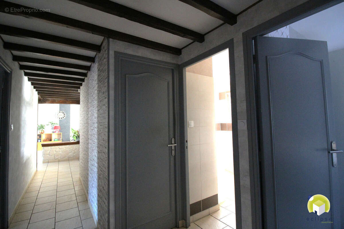 Maison à MEZERIAT