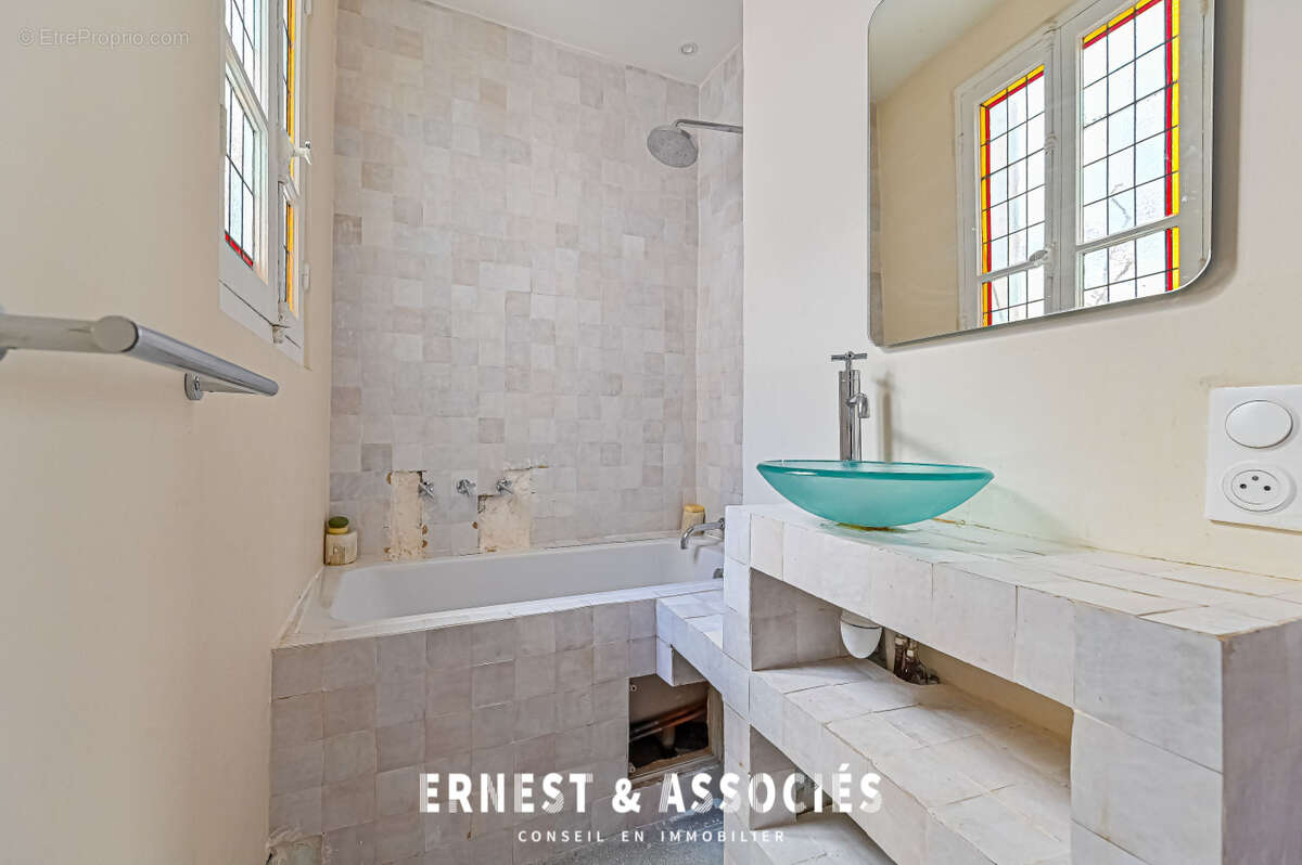 Appartement à PARIS-10E