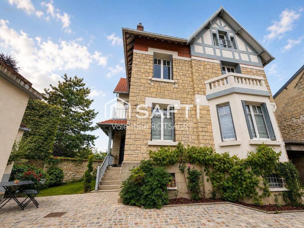 Photo 1 - Maison à COMPIEGNE