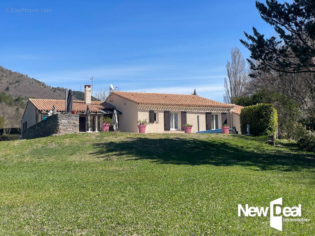 Maison à ENTREPIERRES