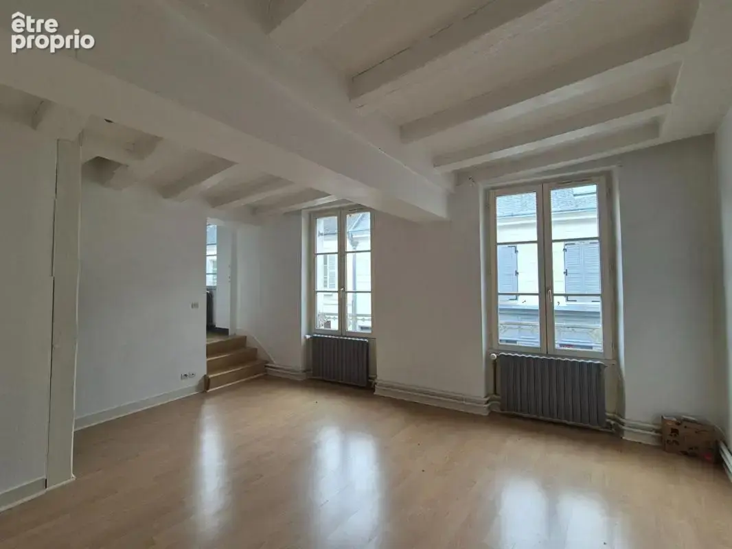 Ensemble immobilier 250 m² - Local commercial et deux logements - Hyper centre de Romorantin - photo 5