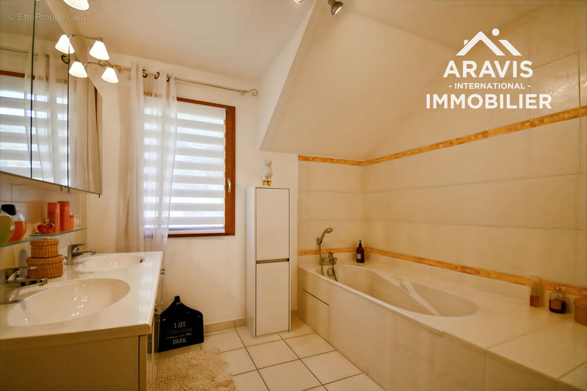 Maison mitoyenne, 3 chambres, avec jardin, garage à Thônes - photo 9