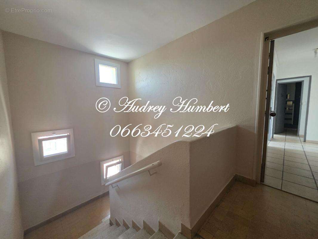 EXCLUSIVITE, MANOSQUE, BEL APPARTEMENT avec balcon, loggia et vue dégagée,  3/4 pièces de 67 m2 quartier et vue Mont d'Or - photo 15