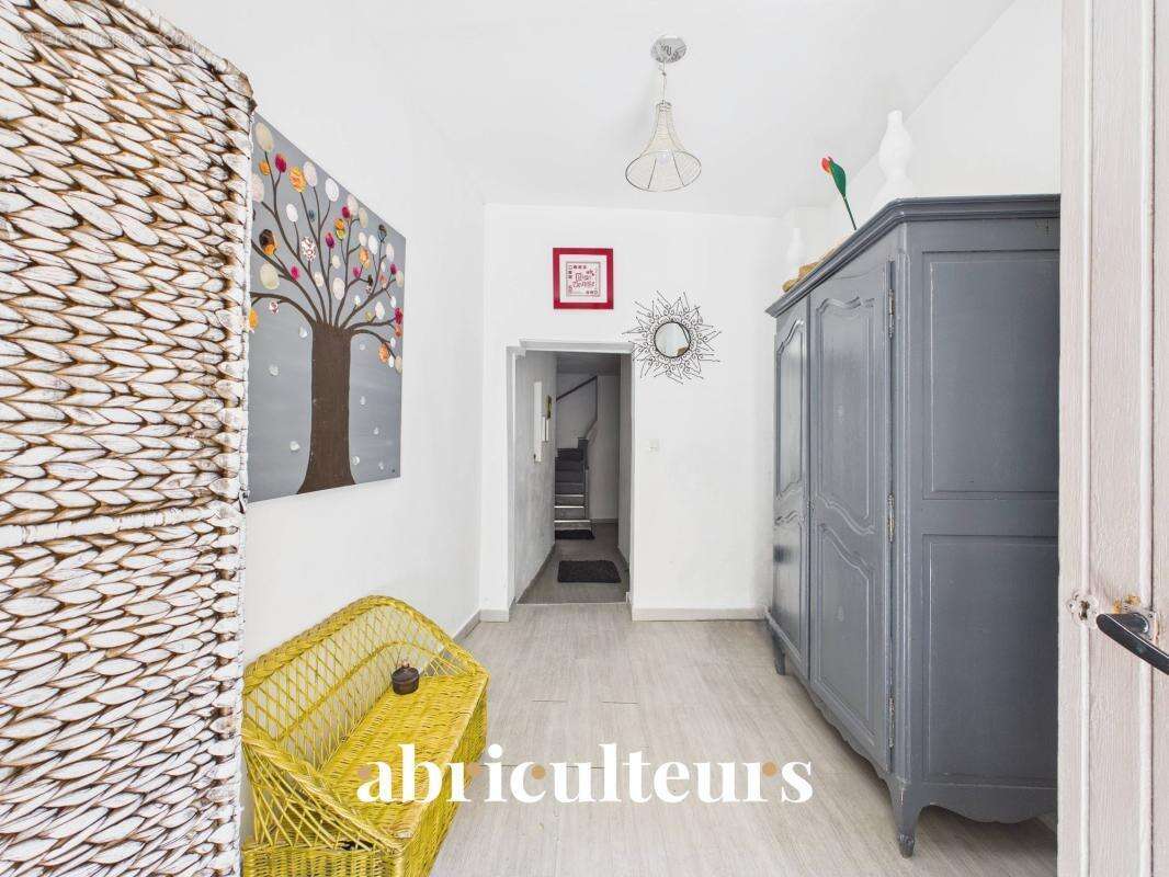Maison à LA ROQUE-D'ANTHERON