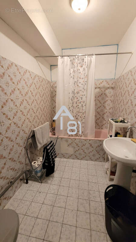 Appartement à MIRANDOL-BOURGNOUNAC