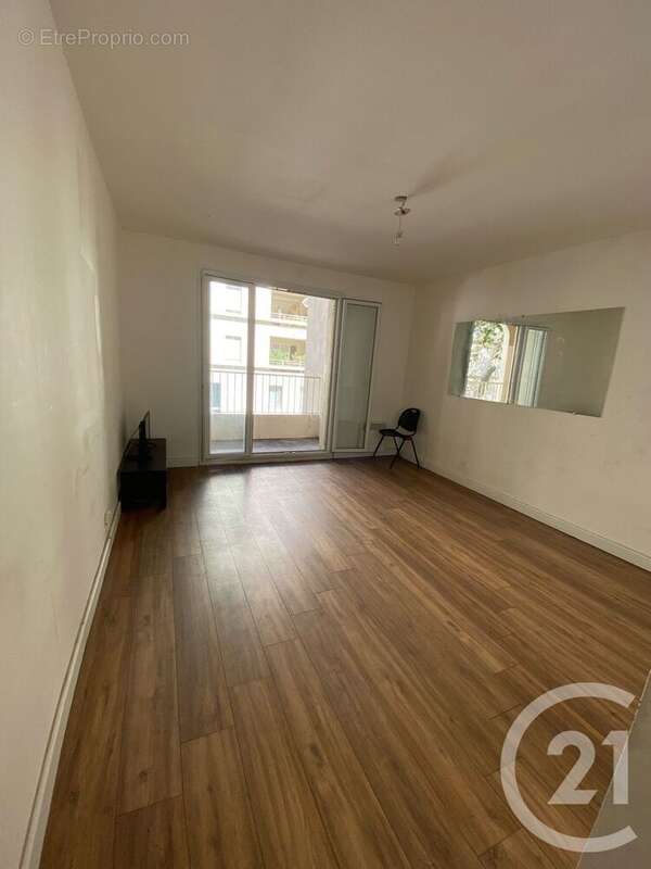 Appartement à MARSEILLE-4E