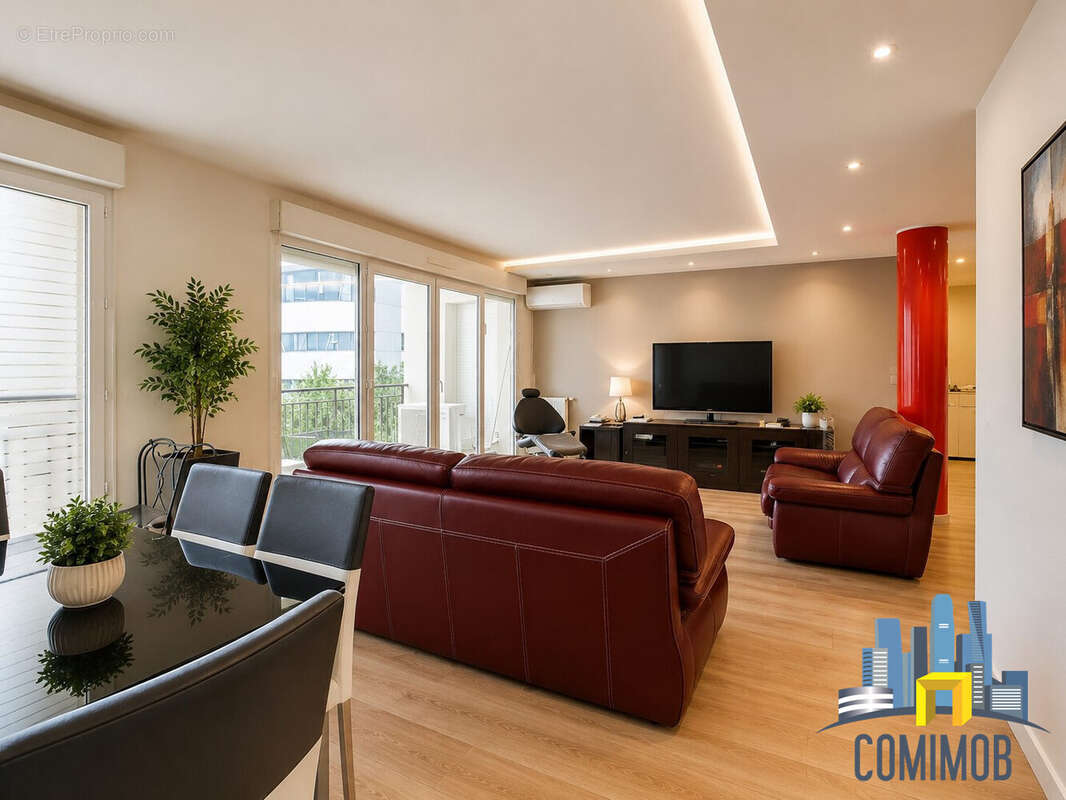 Appartement à COURBEVOIE
