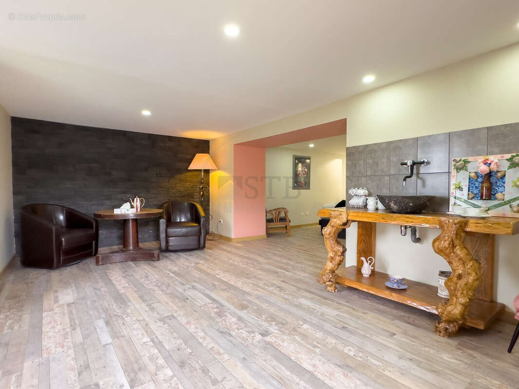 Maison à SAINT-JULIEN-DU-GUA