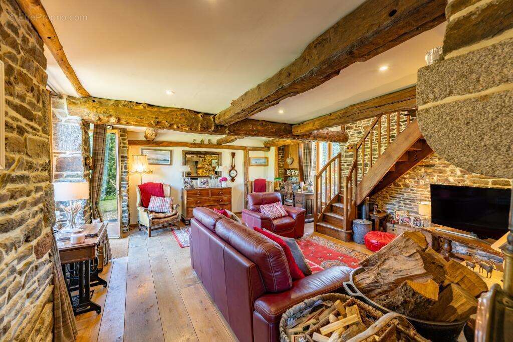 Maison à SAINT-HILAIRE-DU-HARCOUET