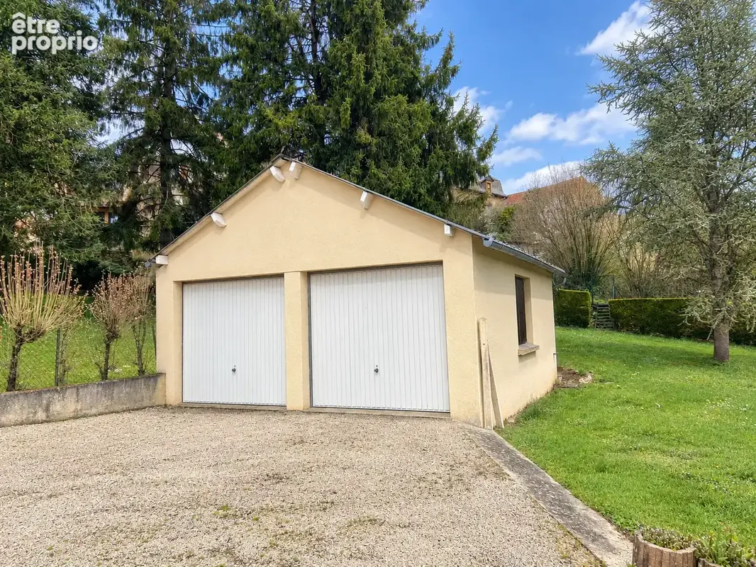 Immeuble avec commerce et 4 appartements - photo 3