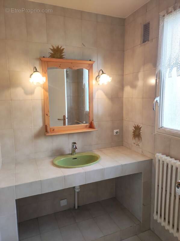 Appartement à VILLETANEUSE