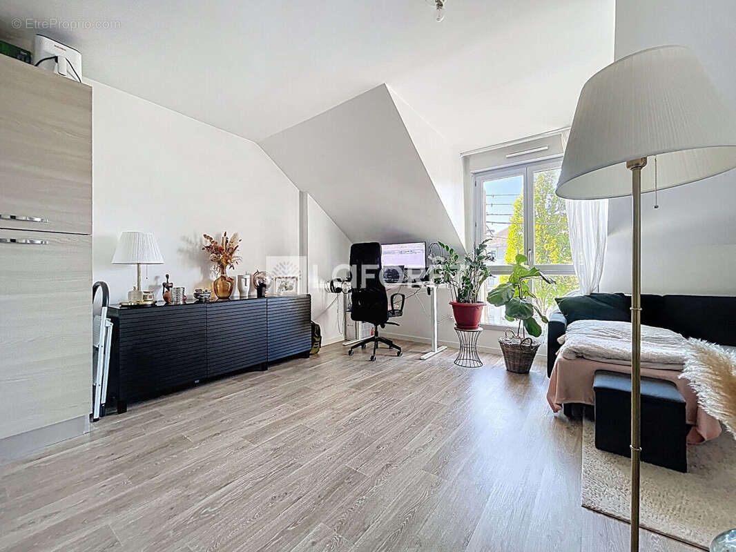 Appartement à CHILLY-MAZARIN