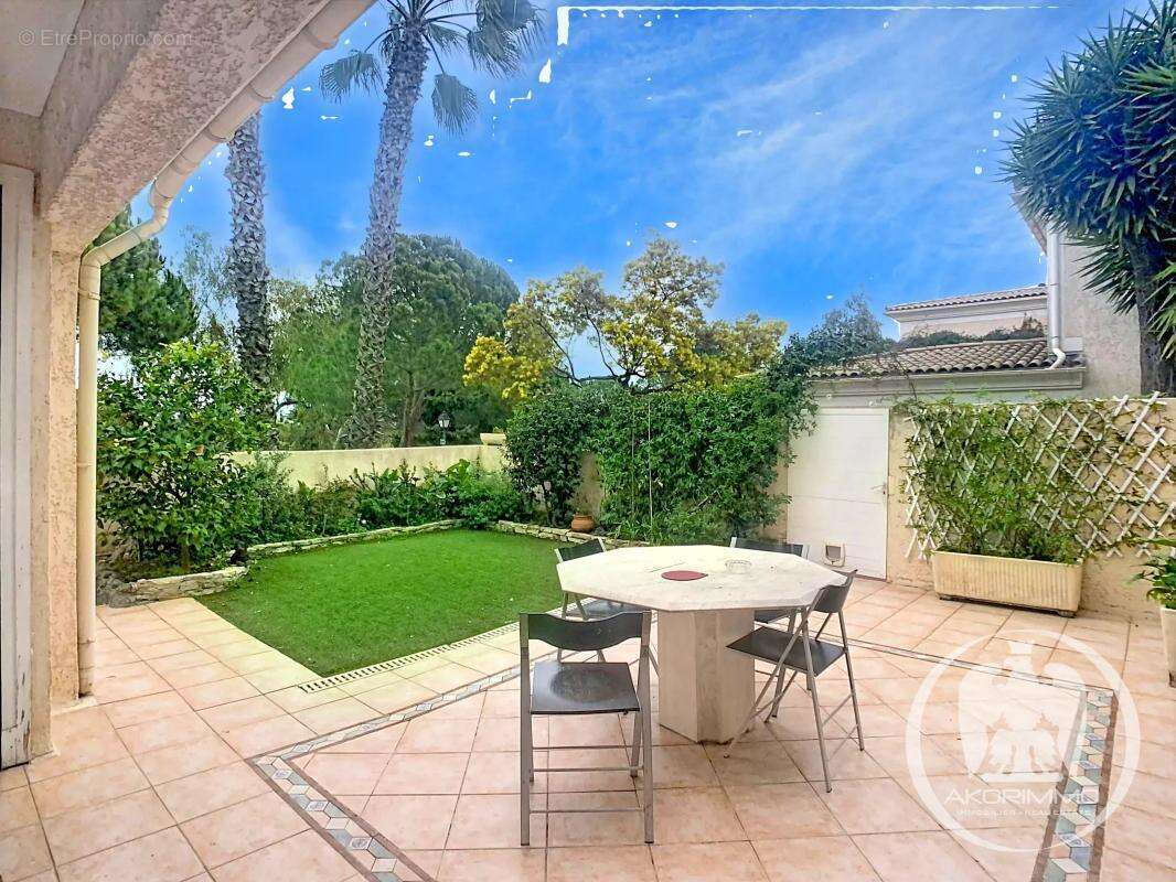 Maison à VILLENEUVE-LOUBET