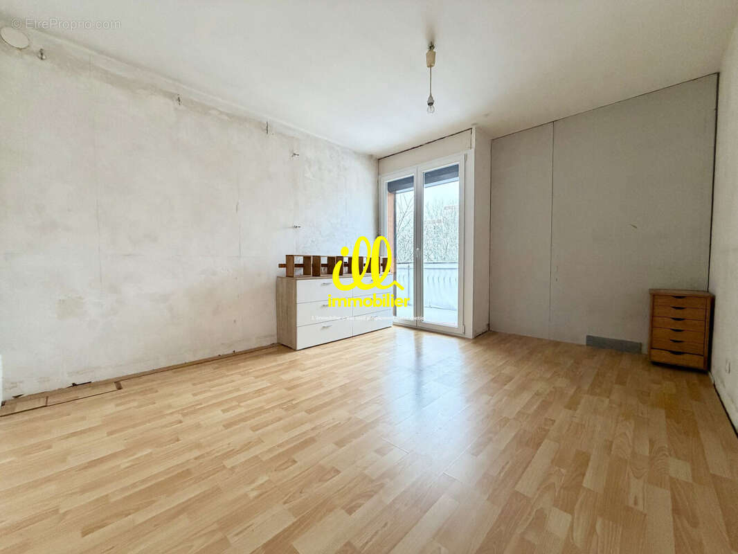 Appartement 94 m² à Charleville-Mezieres  - photo 6