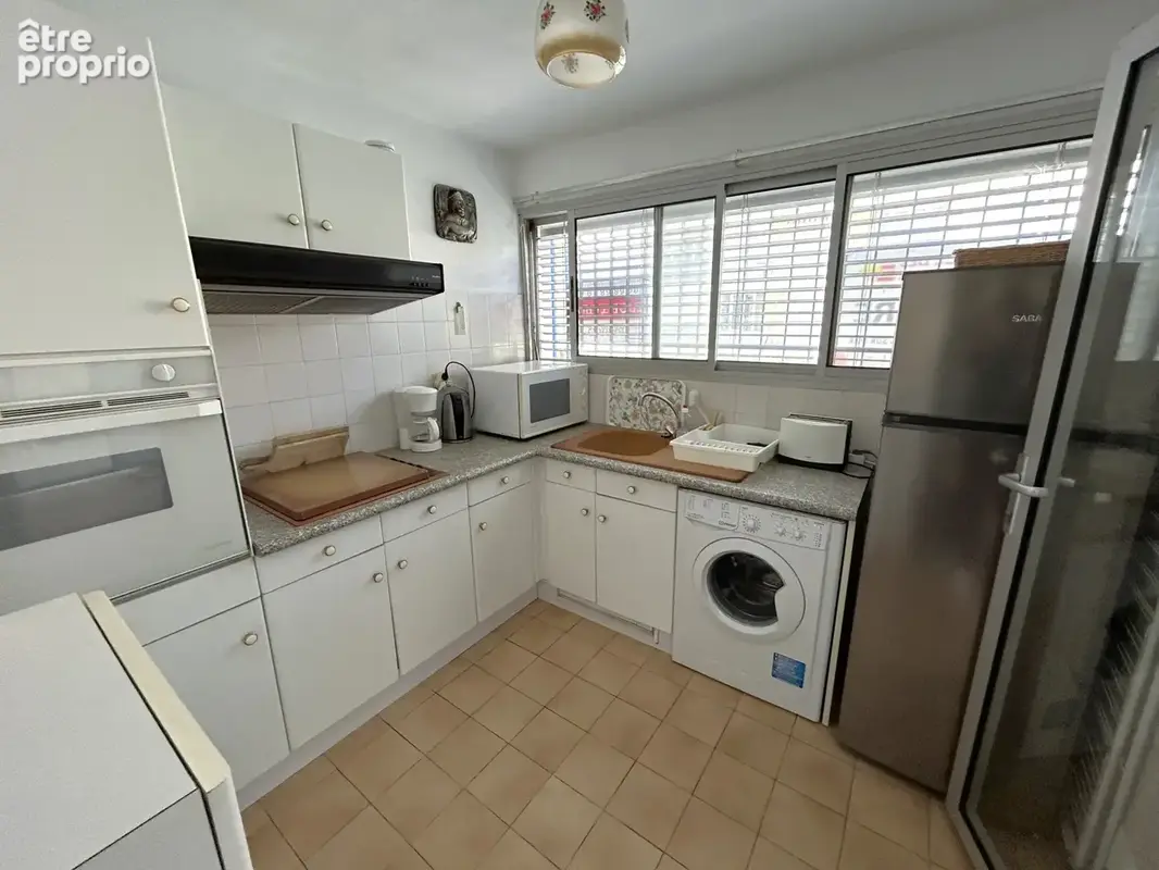 Appartement trois pièces dans une petite résidence proche des plages. - photo 4