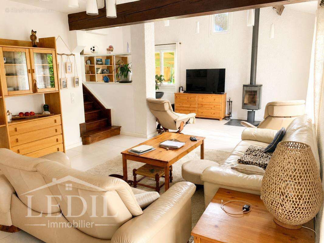Maison 3 chambres avec piscine et jardin arboré - photo 7