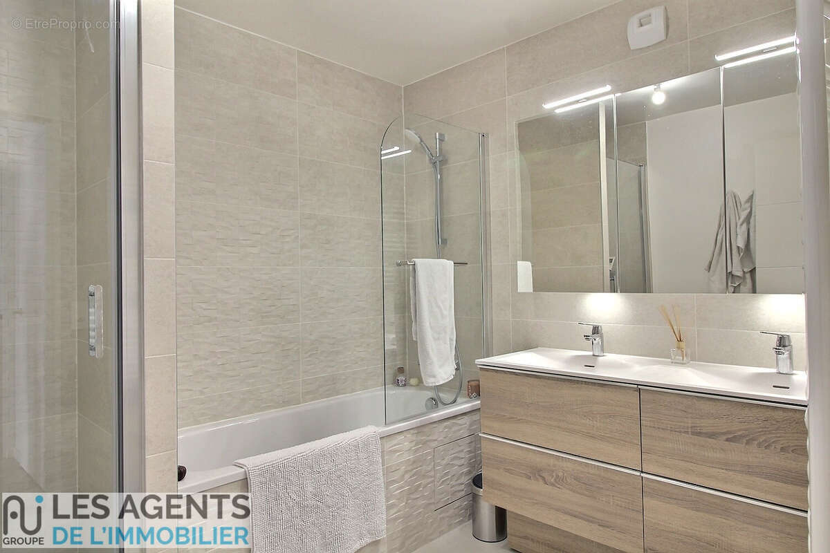 Appartement Puteaux 4 pièces 76 m2 - Parking & Cave. - photo 4