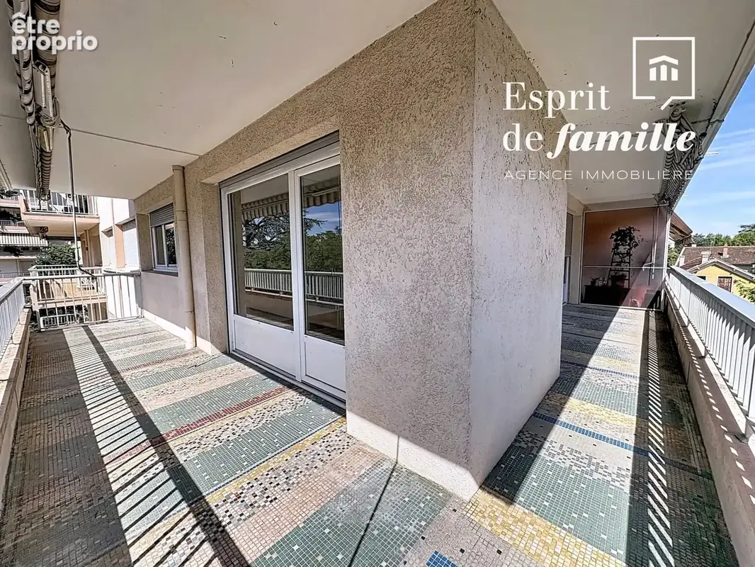 CALUIRE-ET-CUIRE CENTRE – 61 m² et 28 m² de terrasse - photo 2