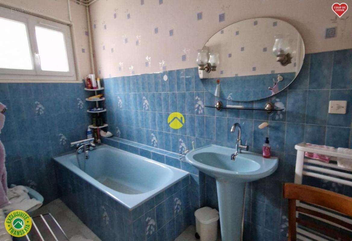 Maison à LA GUERCHE-SUR-L&#039;AUBOIS