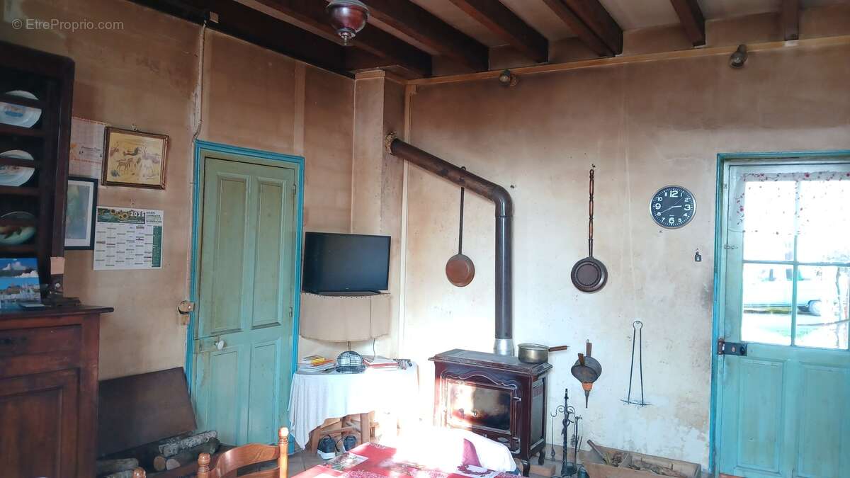 Maison 340 m² à Chassaignes  - photo 185