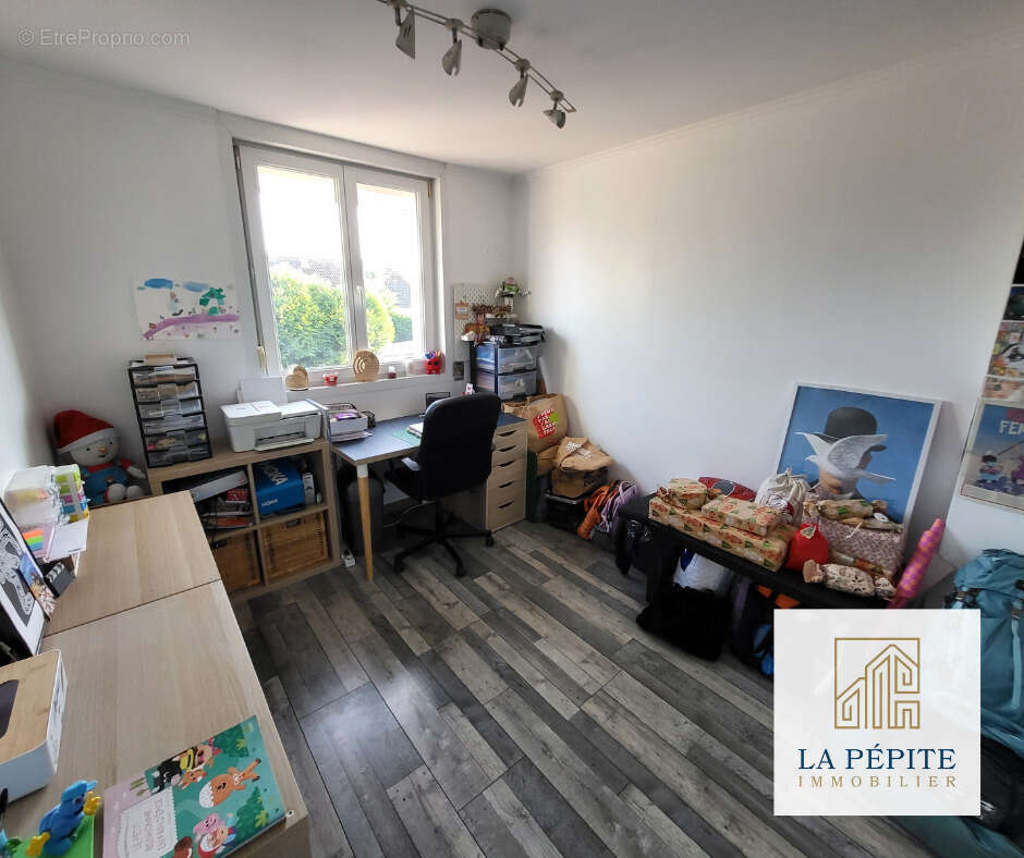 Maison à AULNOYE-AYMERIES