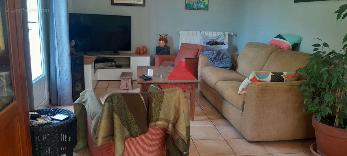 Maison à LARAGNE-MONTEGLIN