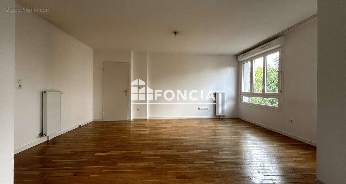 Appartement à CORBEIL-ESSONNES