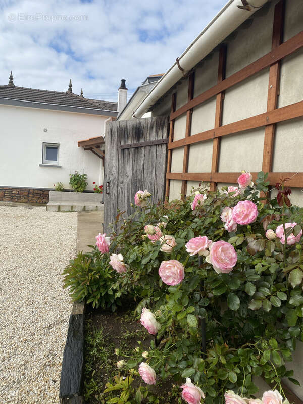 Challans - viager occupe d'une maison 3 chambres avec dependances - photo 12