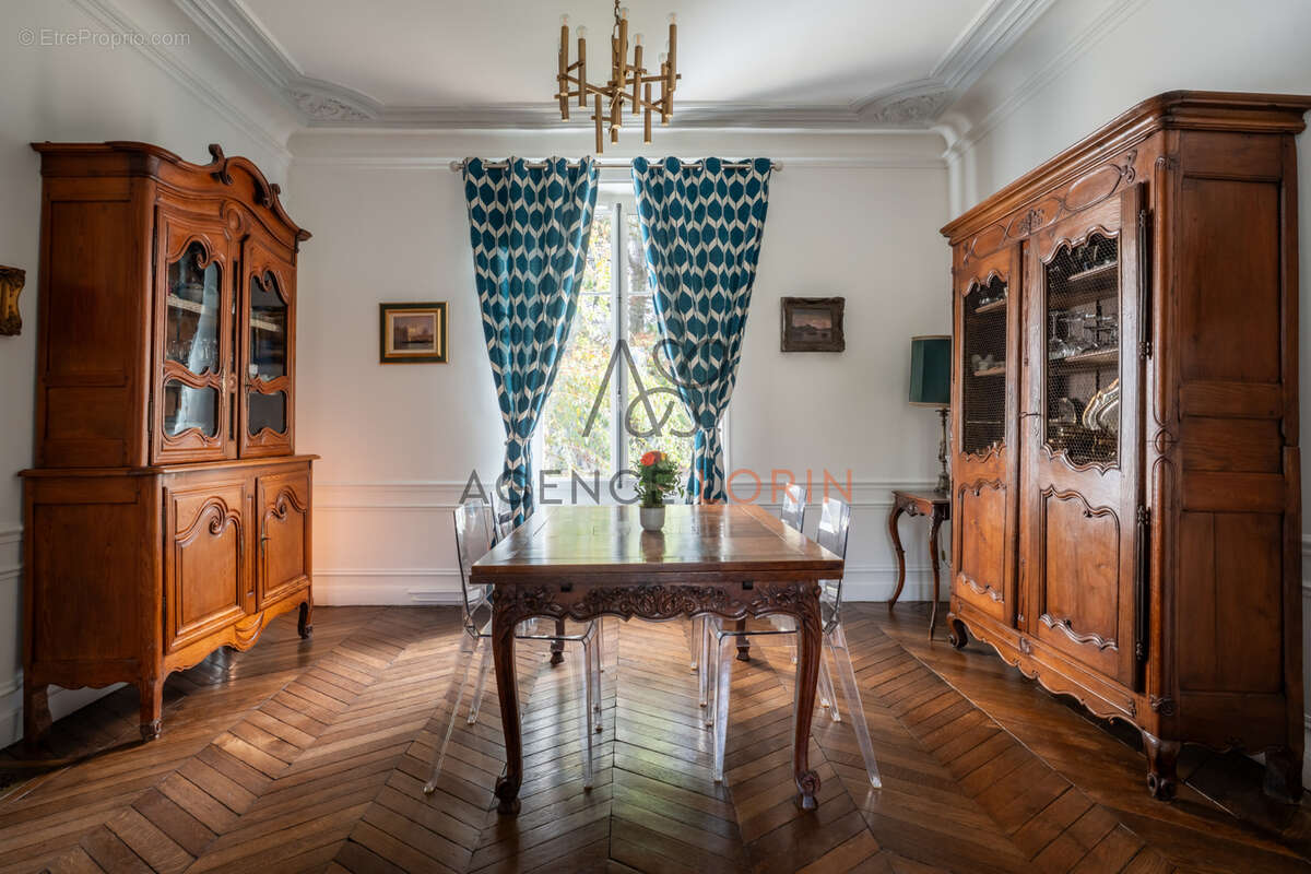 Maison à LE VESINET