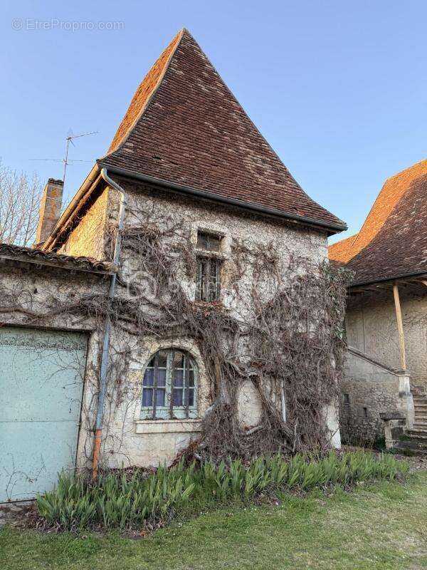 Maison à ANTONNE-ET-TRIGONANT