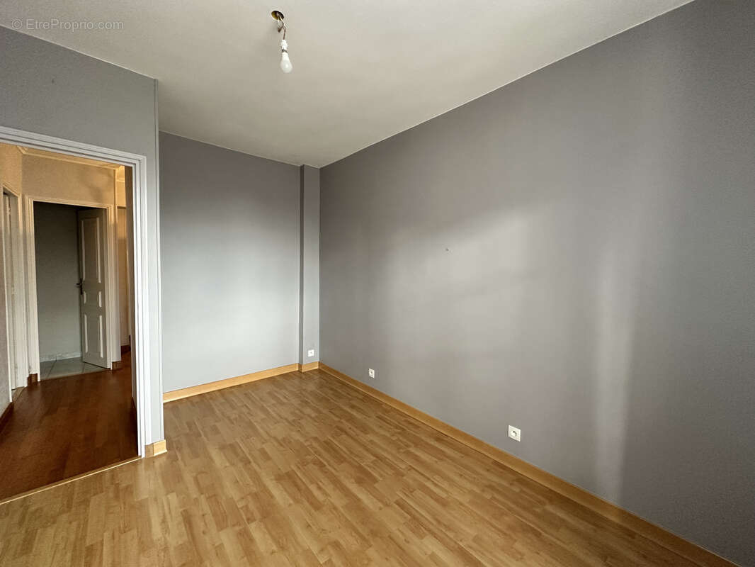 Maison à COULANS-SUR-GEE