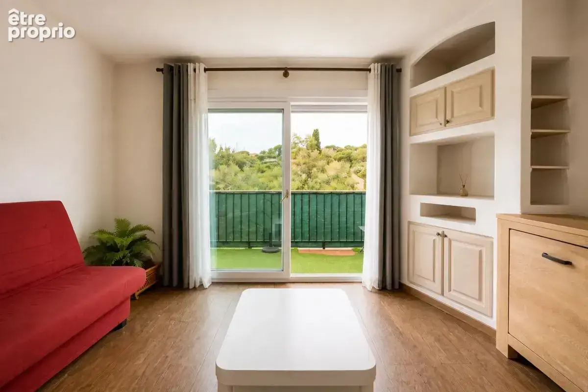 Cavalaire-sur-Mer - Appartement T2 42m2 avec balcon et parking - photo 4