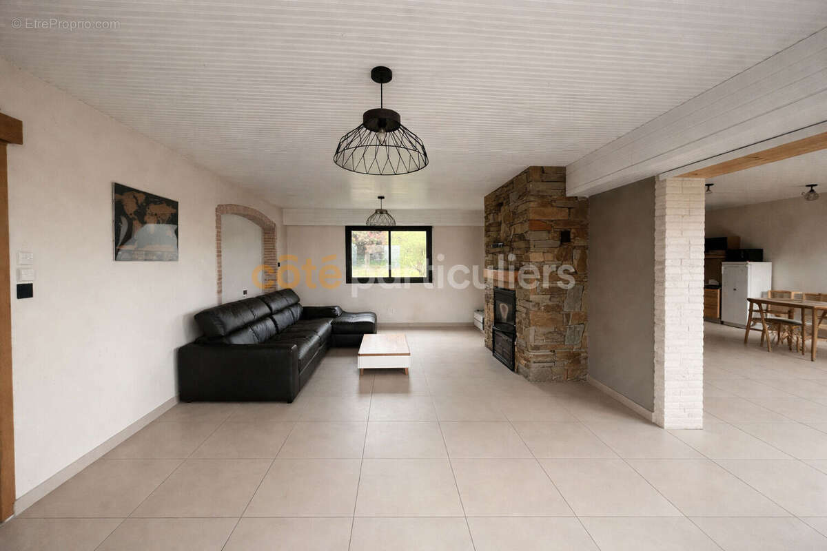 Maison à SAINT-ANDRE-TREIZE-VOIES