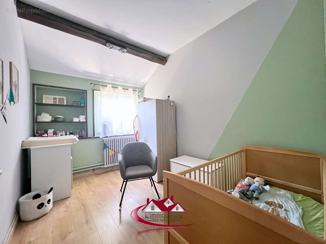 Maison ancienne sur plus de 2500 m2 de terrain - photo 7