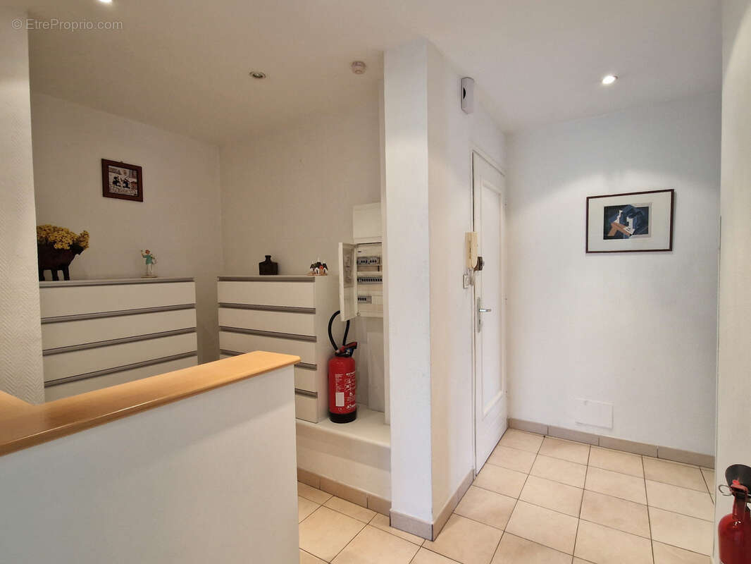 Ideal investisseurs        vente murs loues 'cabinet dentaire' - photo 3