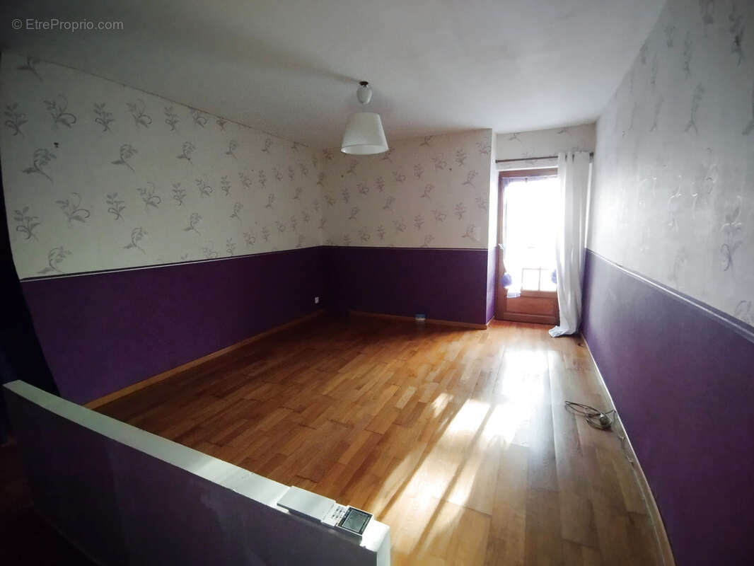 Maison à SAINT-HILAIRE-LA-GRAVELLE