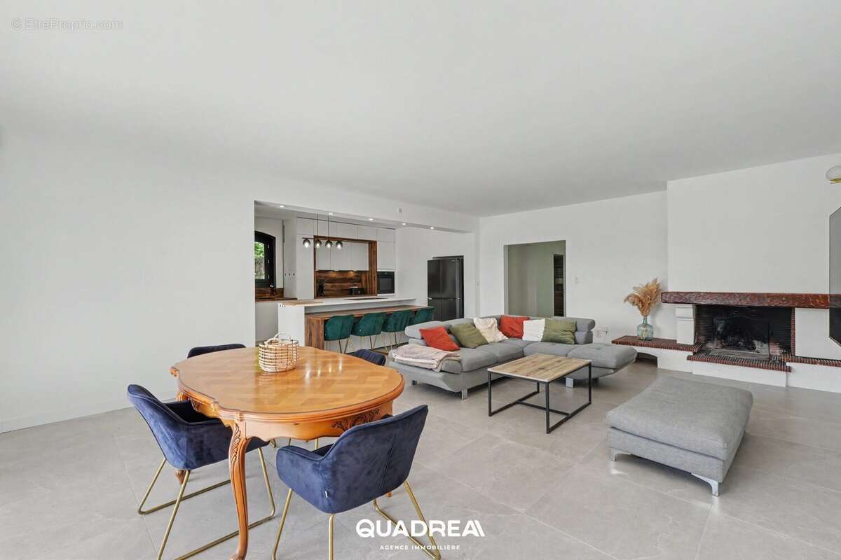 Maison à GRATENTOUR