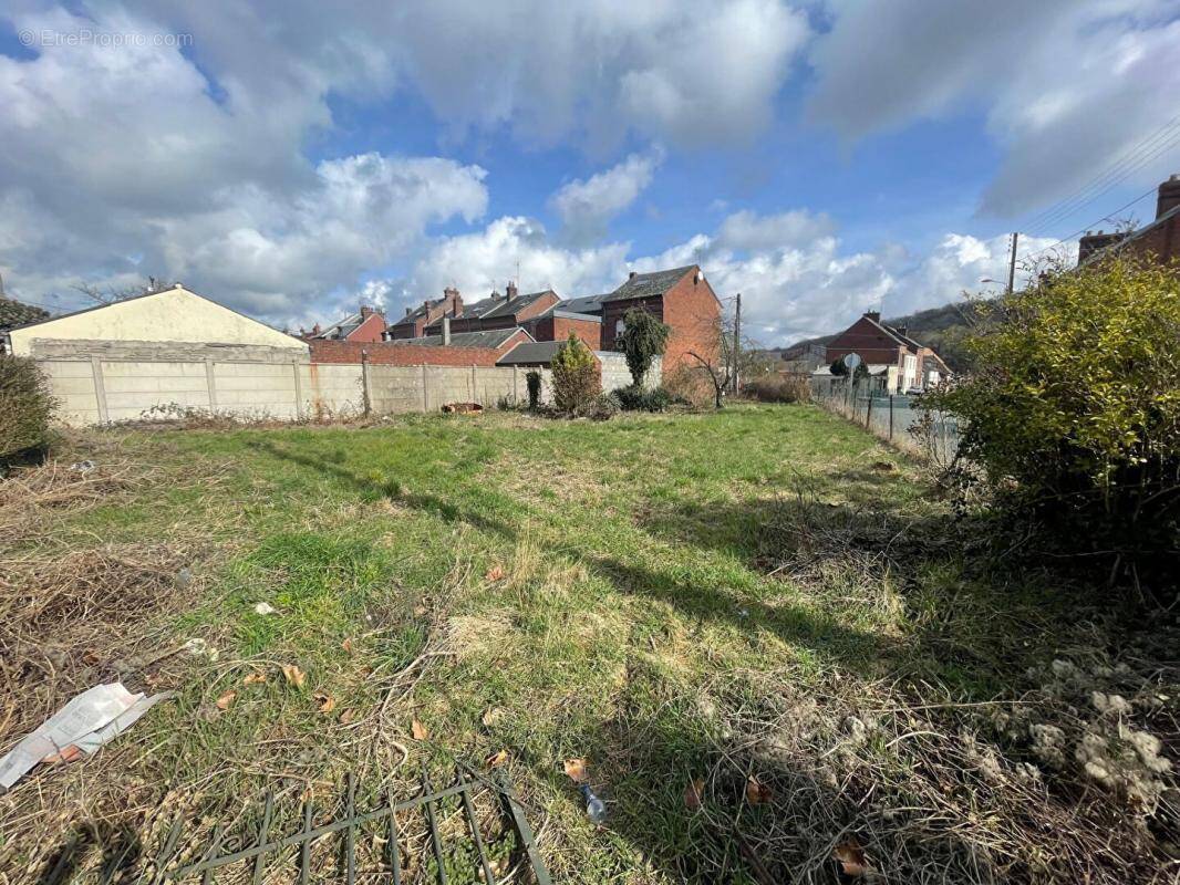 Terrain à SAINT-JUST-EN-CHAUSSEE