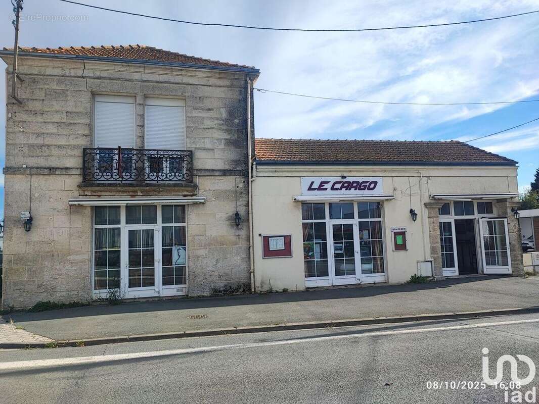 Photo 3 - Commerce à ROCHEFORT