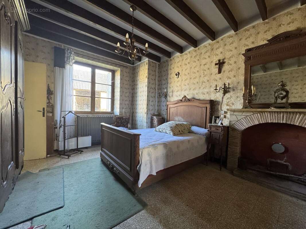 Maison à LOMBRON