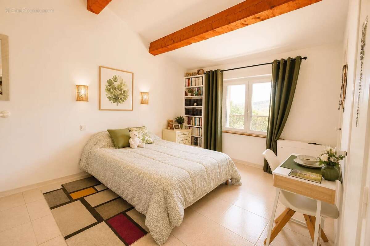 Maison à VALBONNE