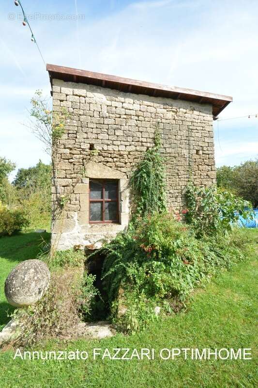 Maison à LUZY-SAINT-MARTIN