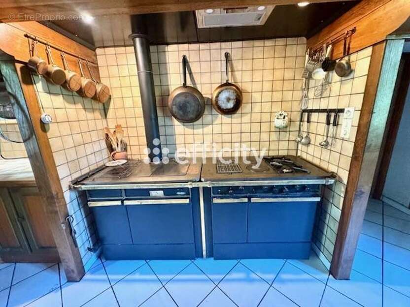 Maison à SERMENTIZON