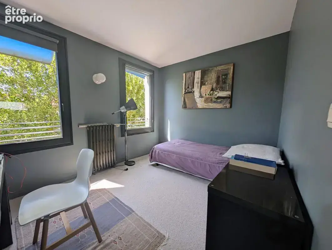 Au calme lumineuse maison non mitoyenne avec jardin, piscine et stationnement - photo 13