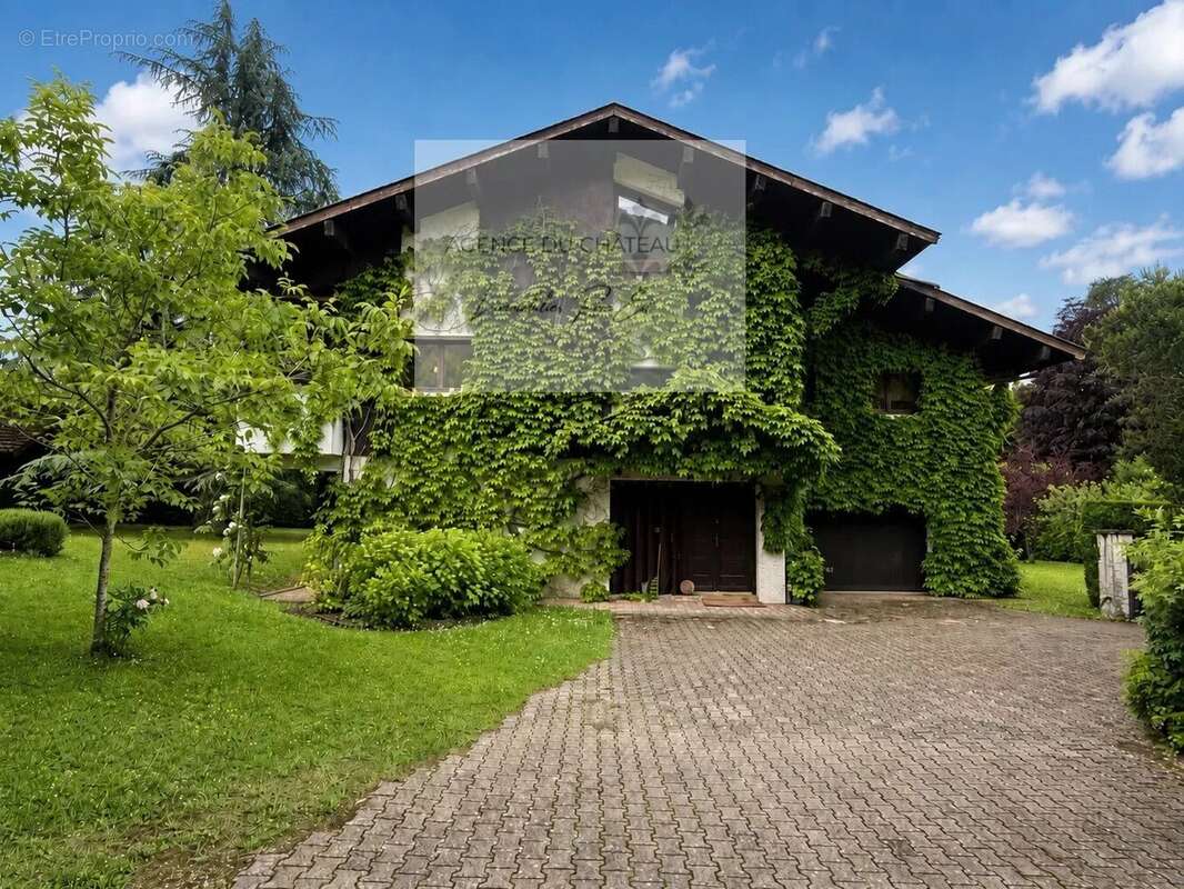 Maison à MENTHON-SAINT-BERNARD