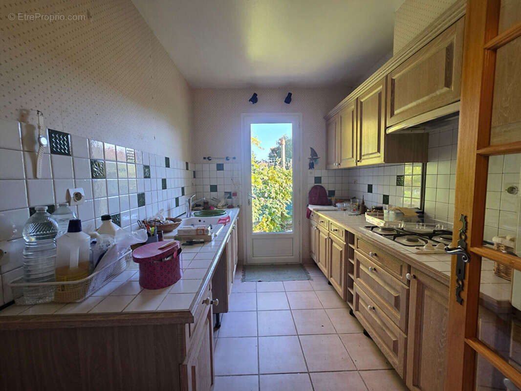 Maison à SAINT-LAURENT-DE-LA-PREE