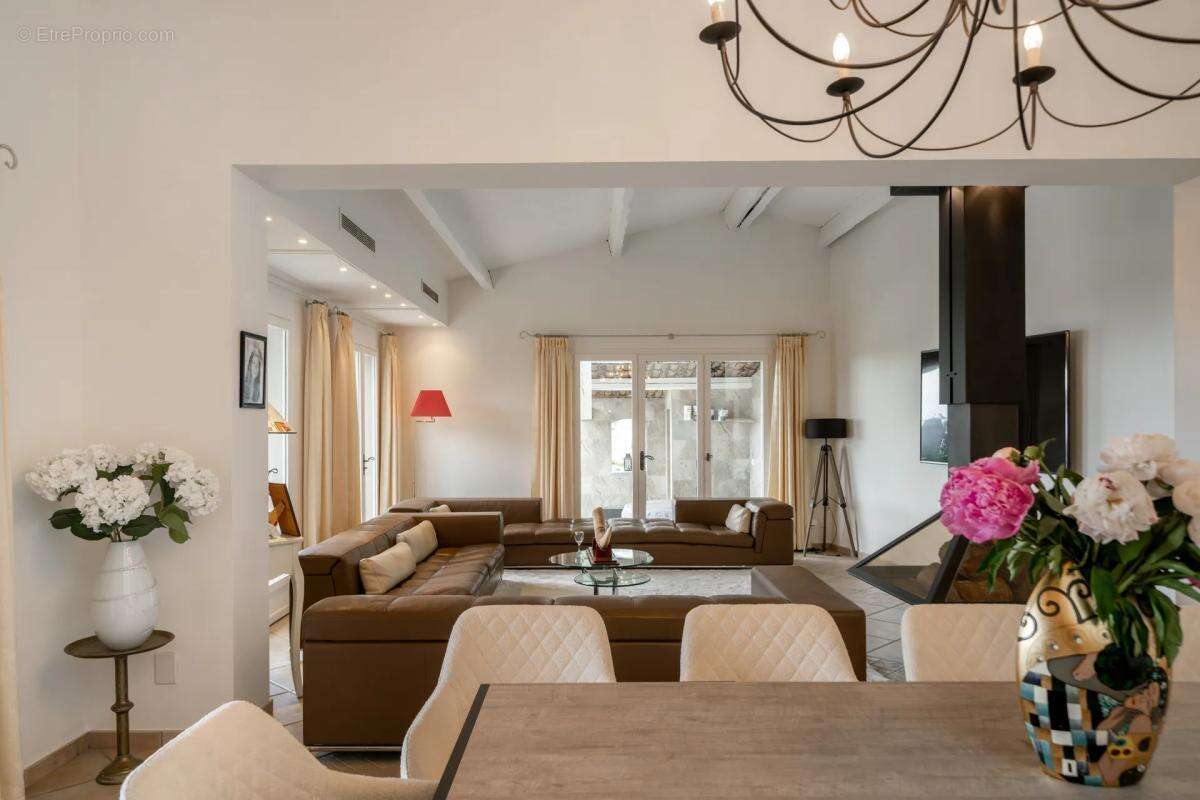 Maison à LE BAR-SUR-LOUP